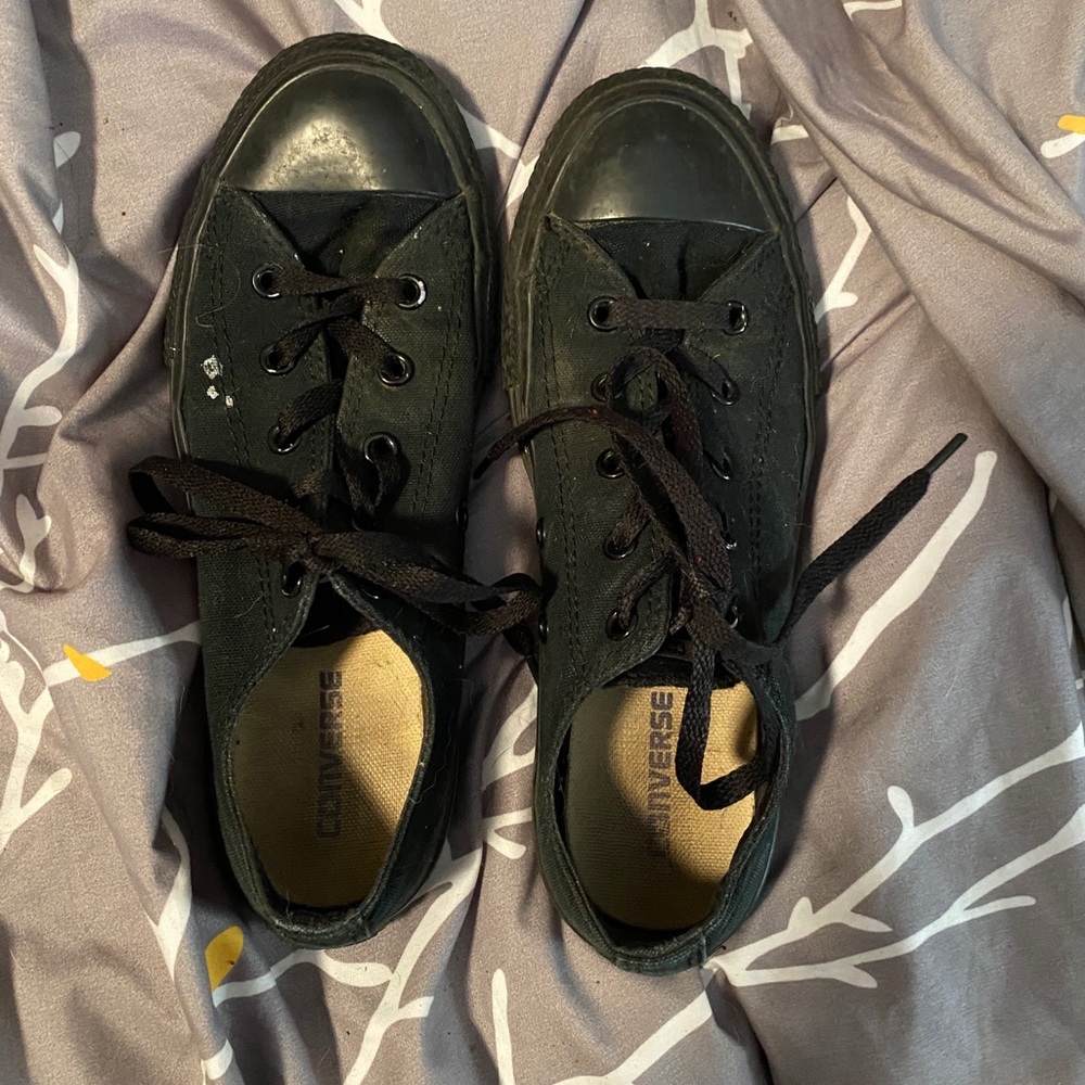 black converse